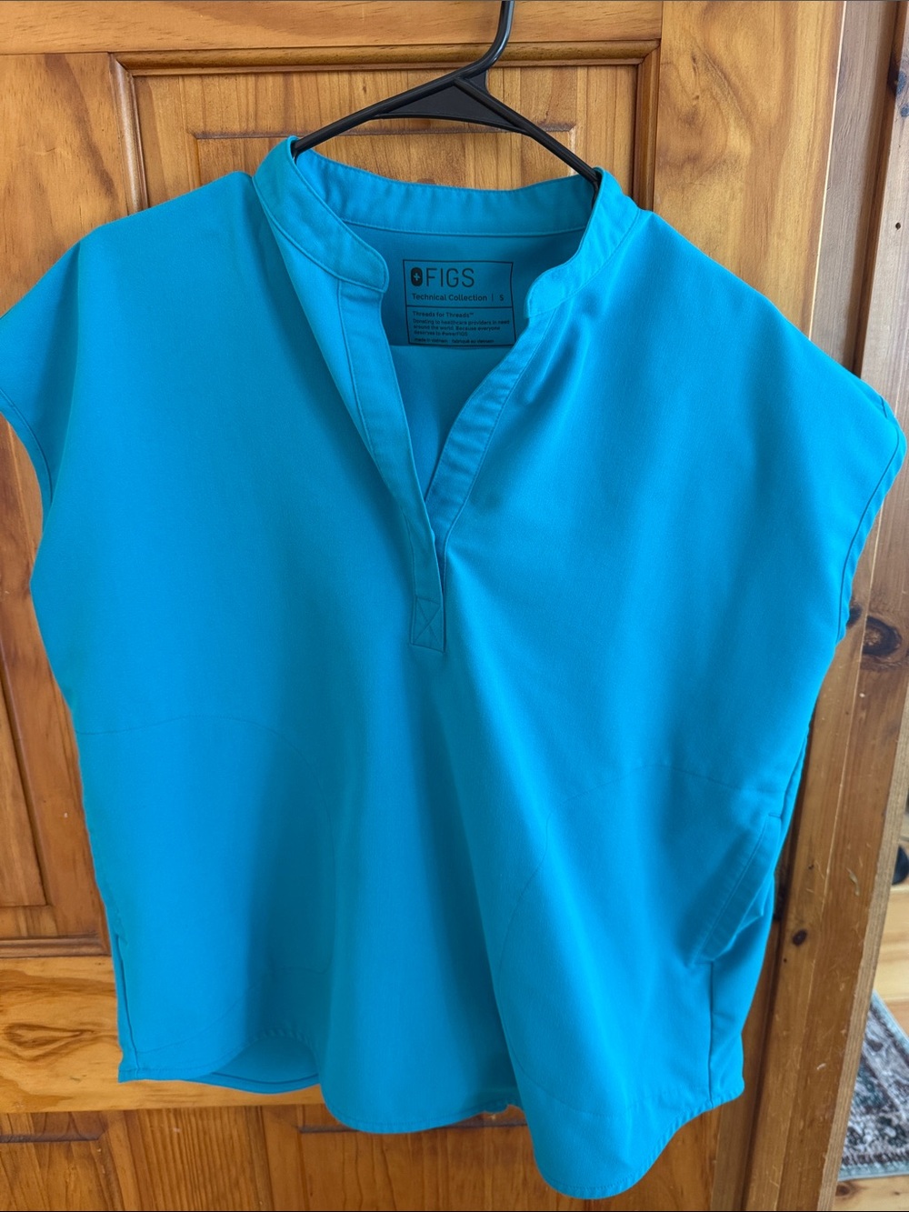 FIGS Women’s Teal Scrub Set